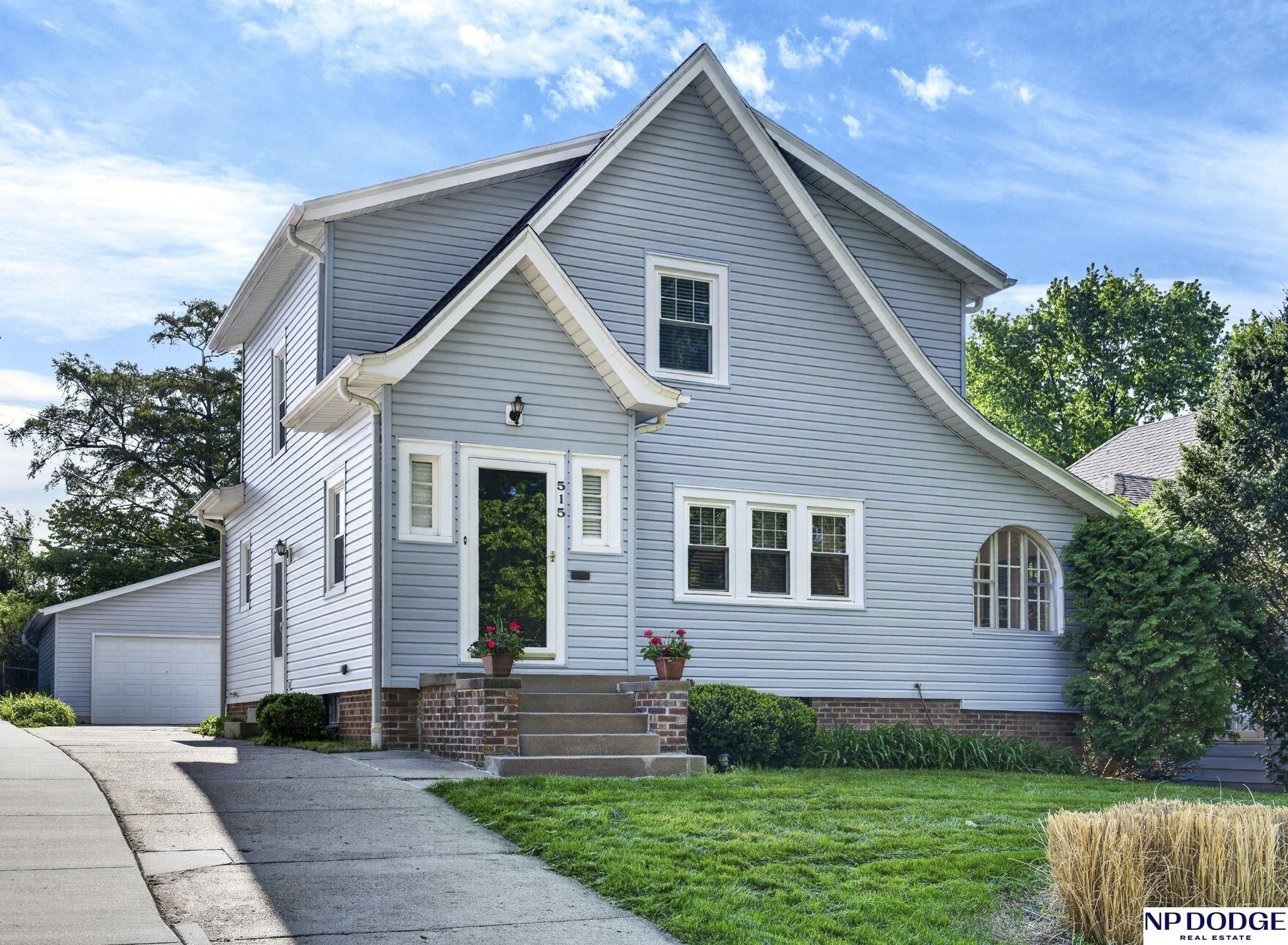 Single Family 2BR 2BA - 515 S 51st Avenue, Omaha, NE