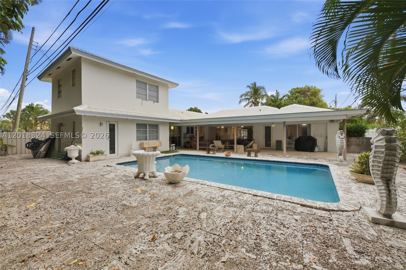Single Family 4BR 4BA - 1310 SE 14th Ct, Deerfield Beach, FL