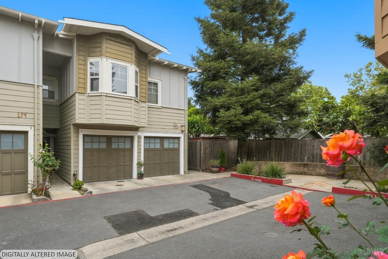 Single Family 3BR 3BA - 176 Valley Oak Drive, Napa, CA