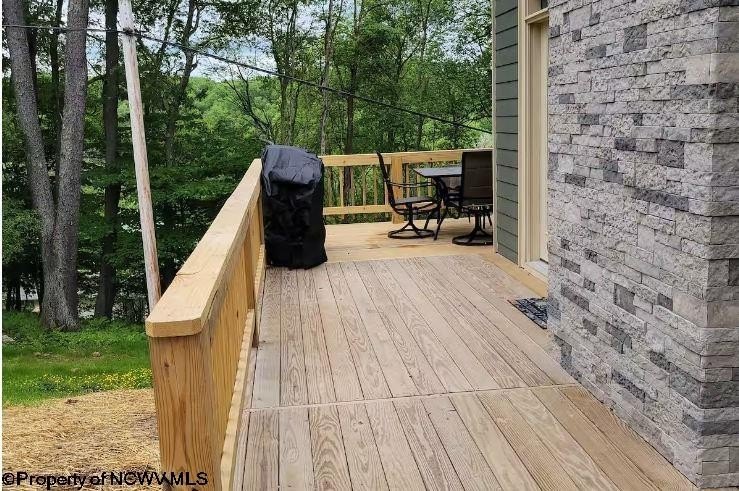Single Family 2BR 1BA - 32 Fulton Lane, Thomas, WV