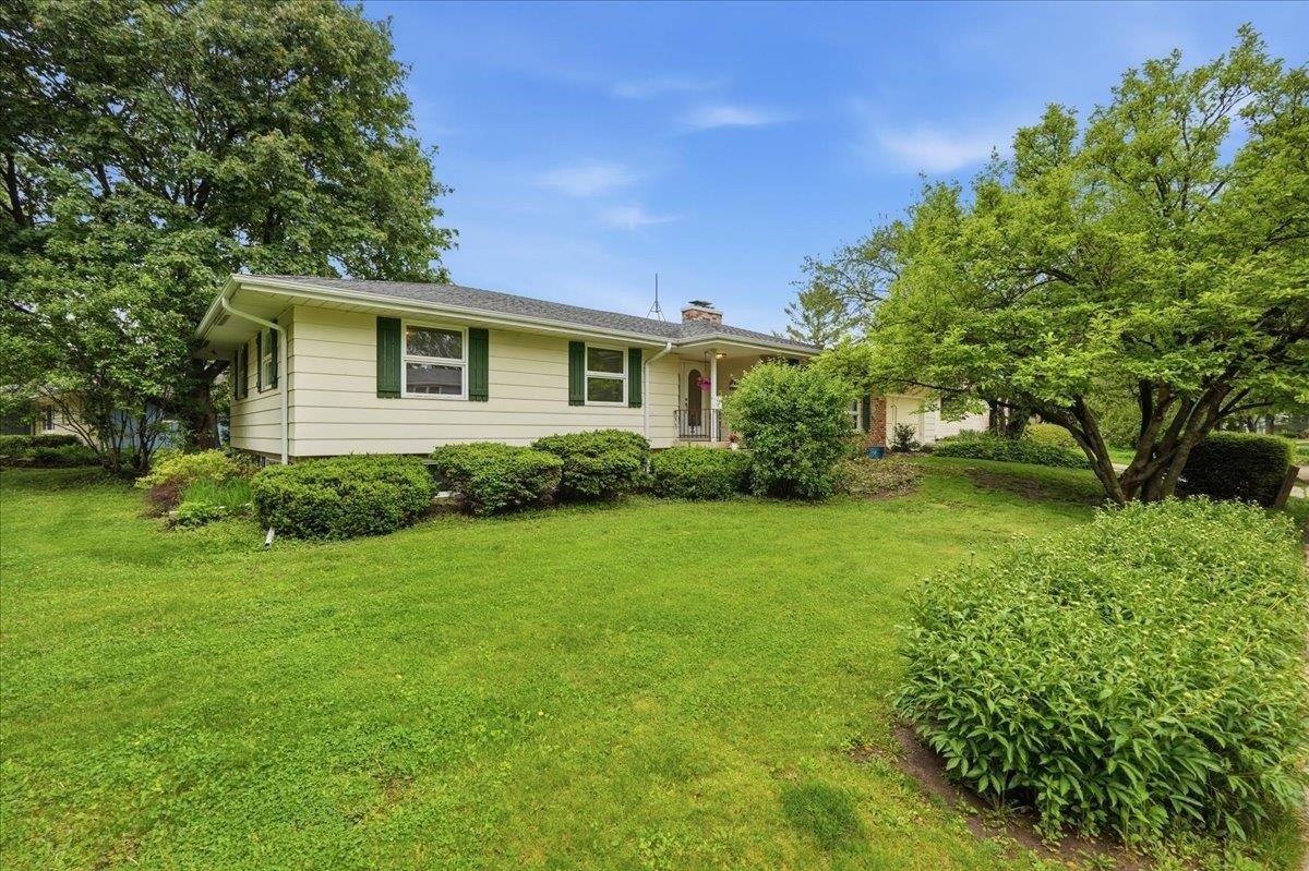 Single Family 4BR 3BA - 5302 Comanche Way, Madison, WI