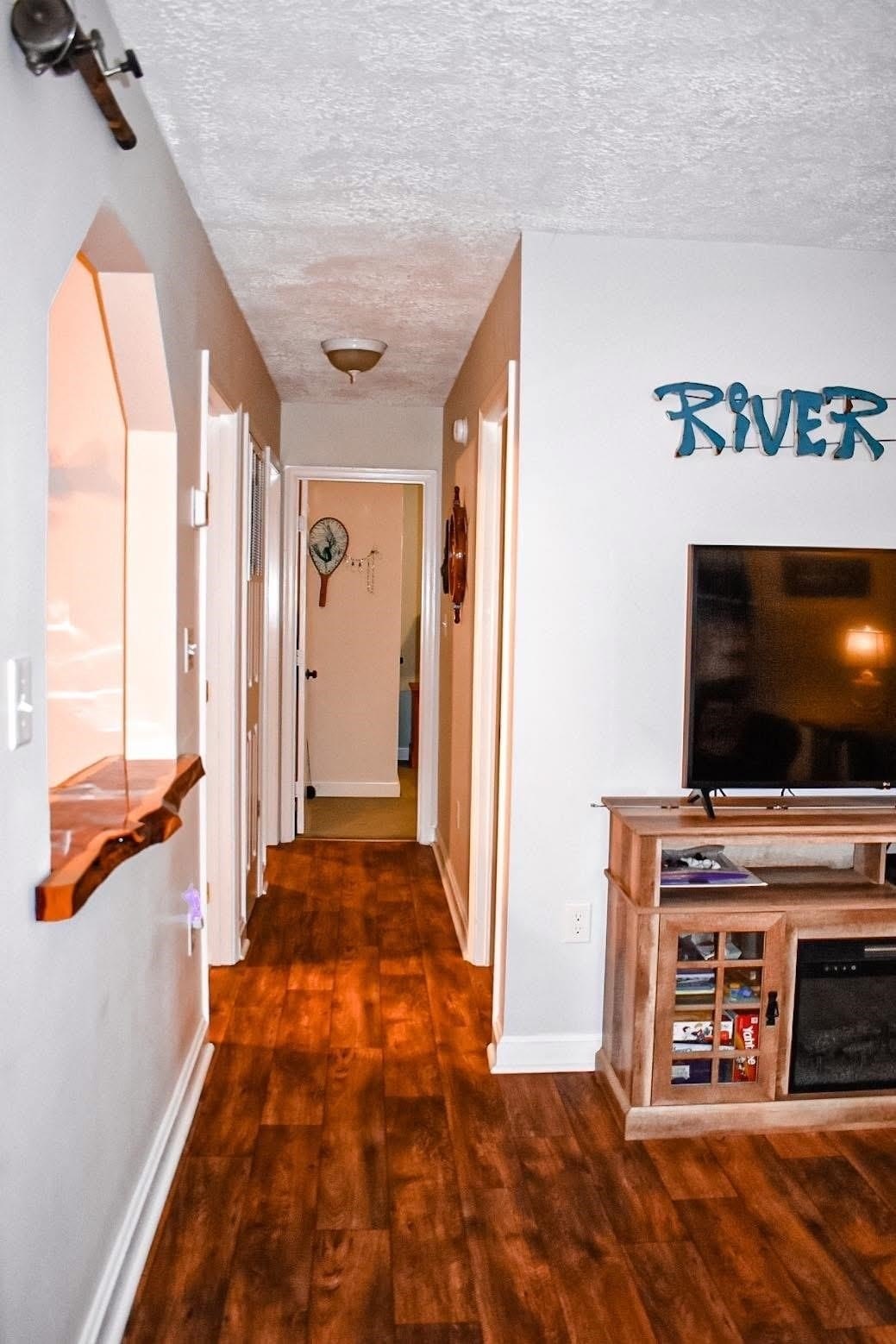 Single Family 3BR 1BA - 4551 GROVE HILL RIVER RD, SHENANDOAH, VA