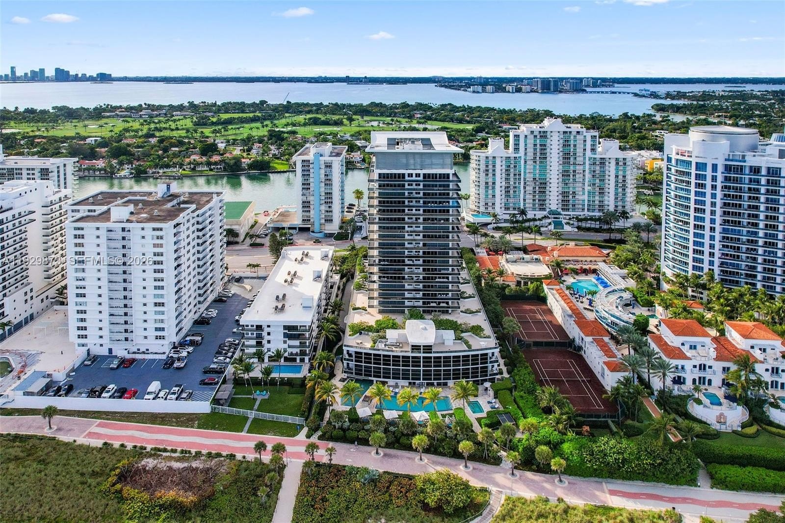Condo 2BR 3BA - 5875 Collins Ave, Miami Beach, FL