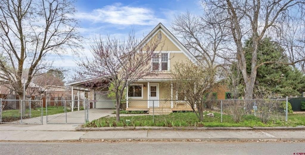 Single Family 2BR 2BA - 324 Oak Avenue, Paonia, CO