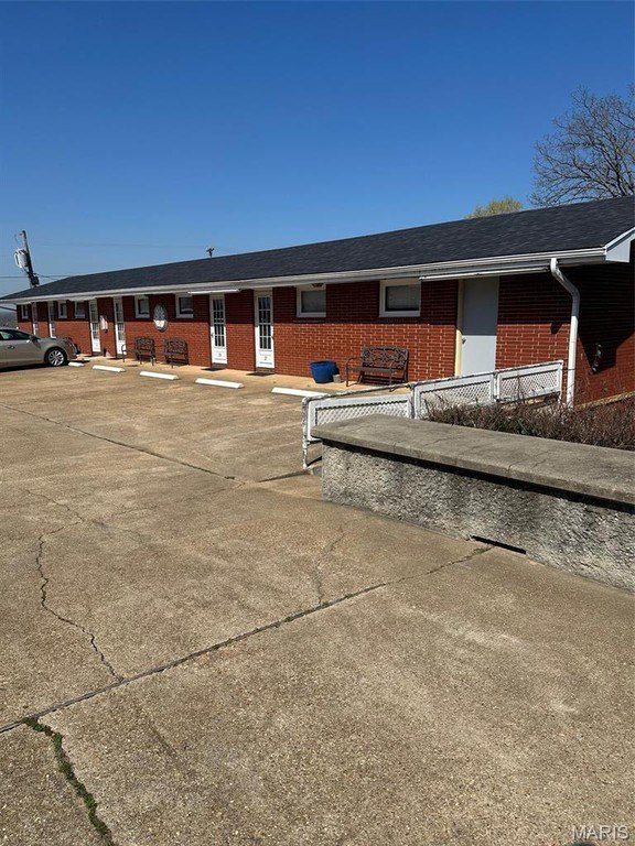 Condo 18BR 18BA - 1307 Walnut, Doniphan, MO