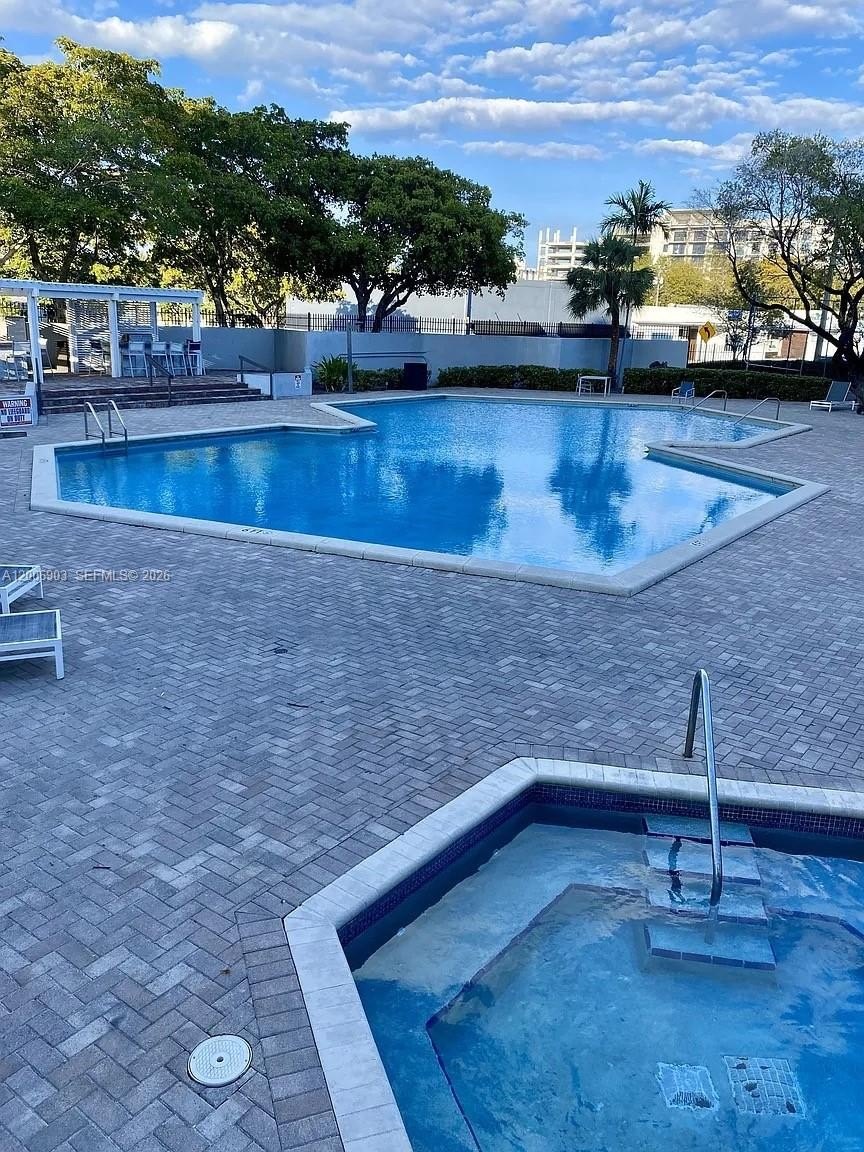 Condo 2BR 2BA - 1470 NE 123rd St, North Miami, FL