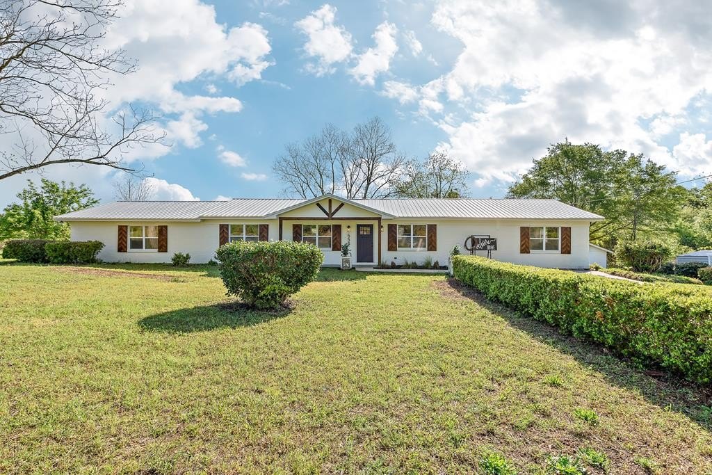 Single Family 4BR 2BA - 553 Iris Road, Dothan, AL