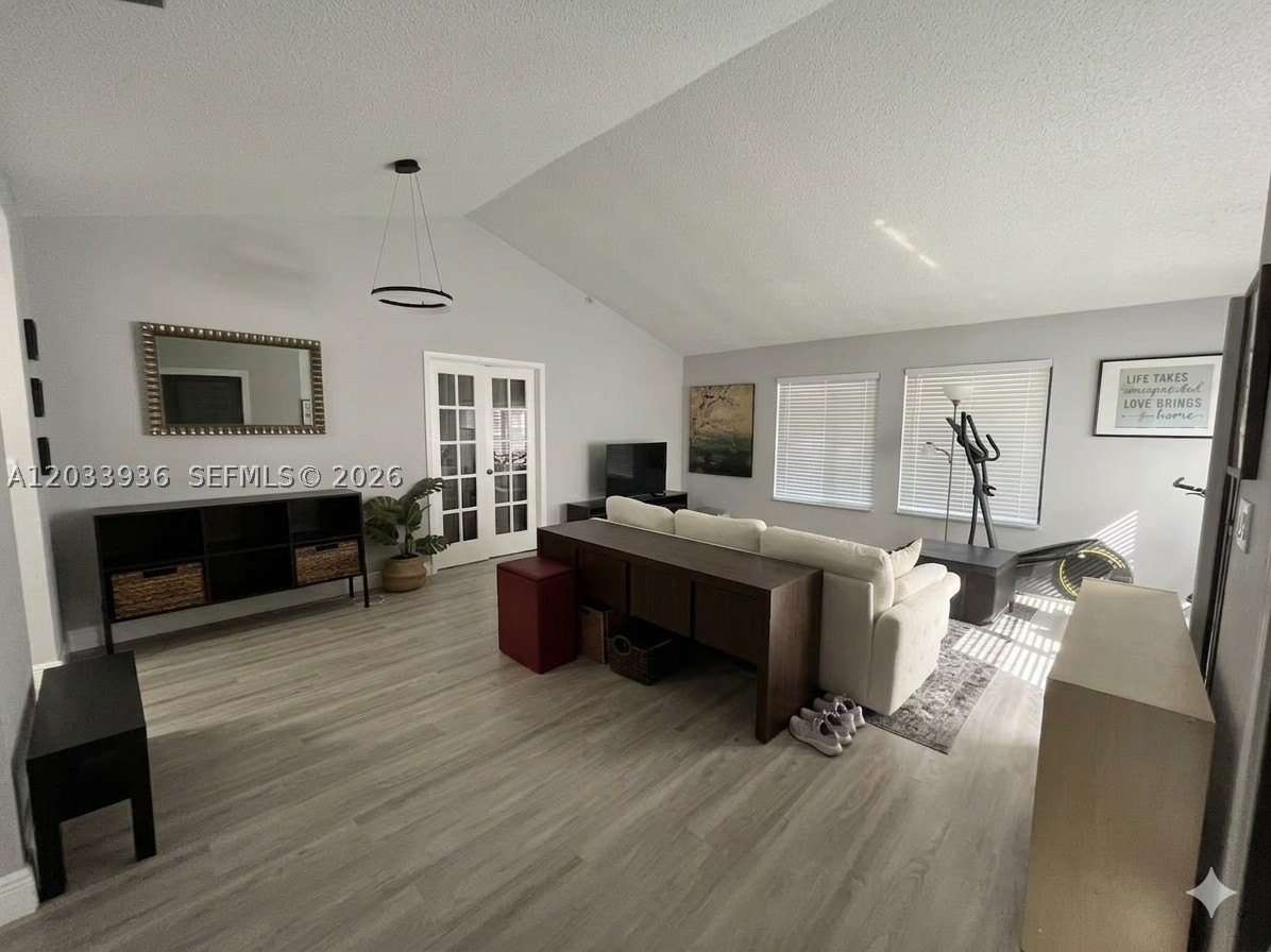Single Family 3BR 2BA - 3931 SW 84th Ter, Davie, FL
