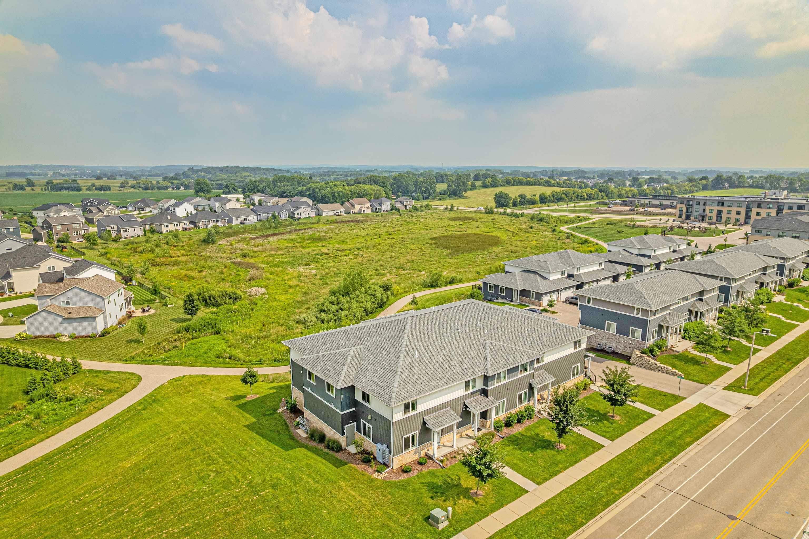 Single Family 3BR 3BA - 5501 PRAIRIE PLACE Drive, McFarland, WI