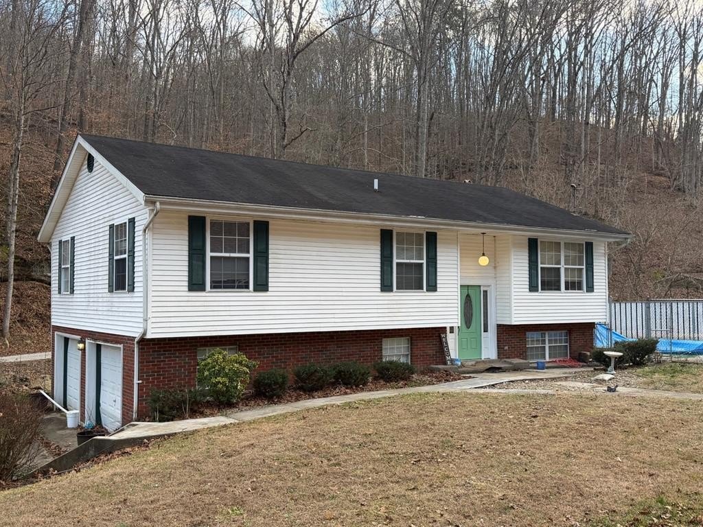 Single Family 3BR 3BA - 5085 Route 40 West, Staffordsville, KY
