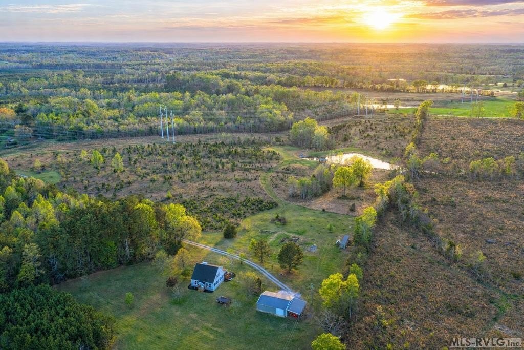Single Family 4BR 3BA - 1895 CEMETERY RD, Chase City, VA