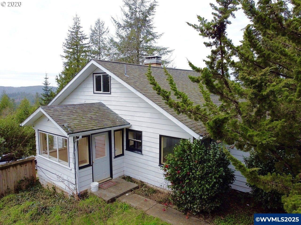 Single Family 6BR 3BA - 94643 Frontier Ln, Coquille, OR