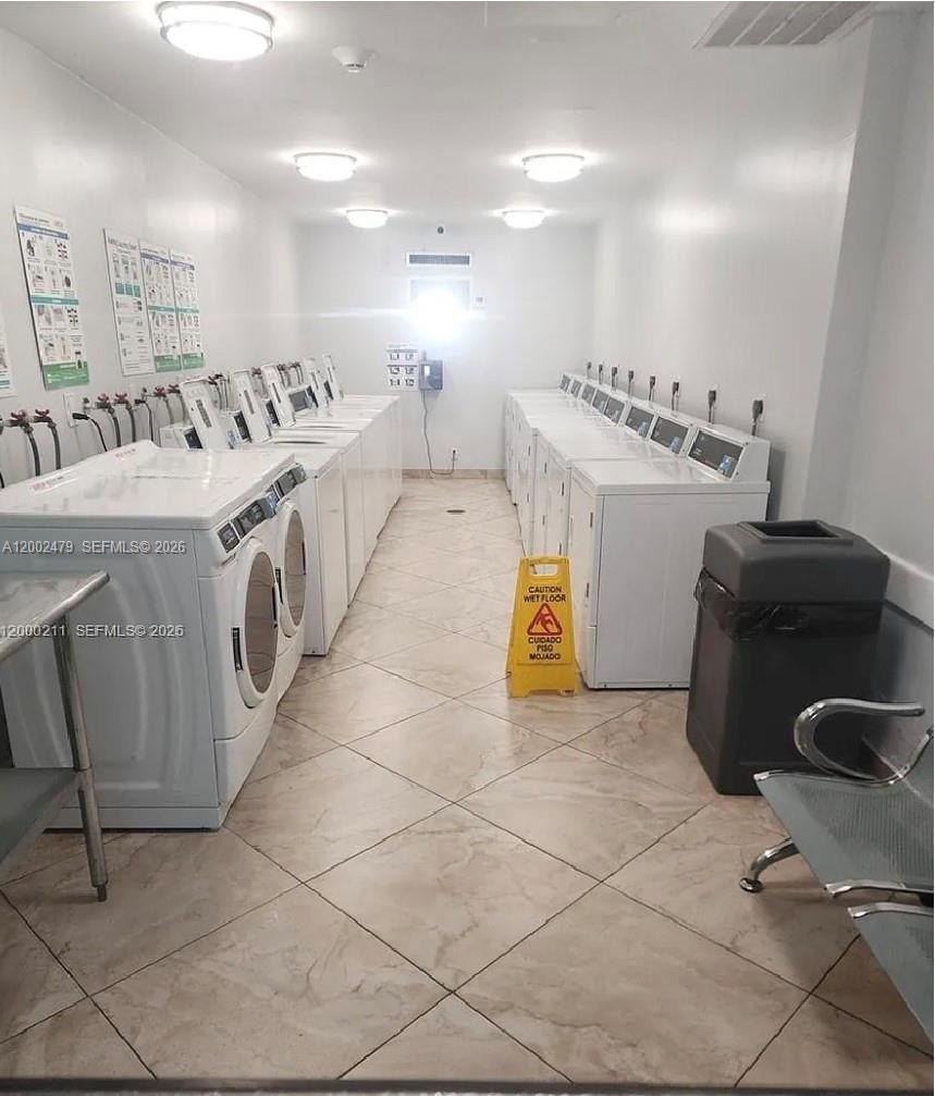 Condo 1BR 2BA - 4222 Inverrary Blvd, Lauderhill, FL