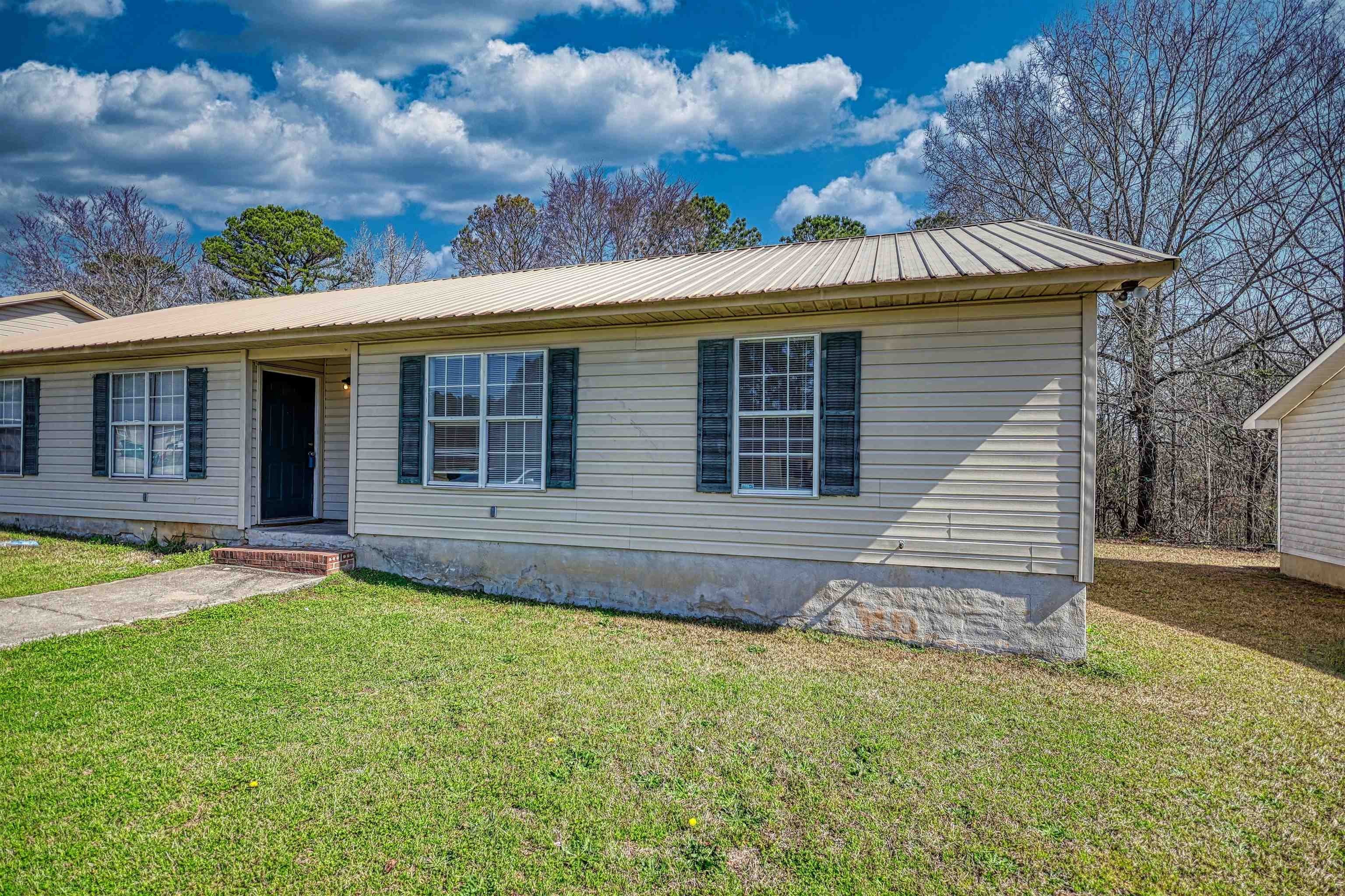 Single Family 2BR 2BA - 2313 NE LAURA COURT, Milledgeville, GA