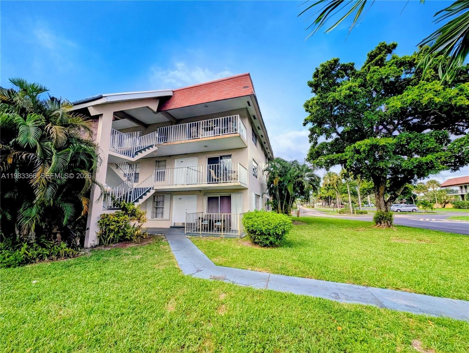 Condo 2BR 2BA - 3061 NW 47th Ter, Lauderdale Lakes, FL