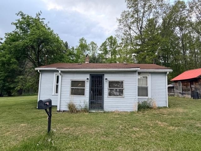 Single Family 2BR 1BA - 829 Stonewall Rd, BECKLEY, WV