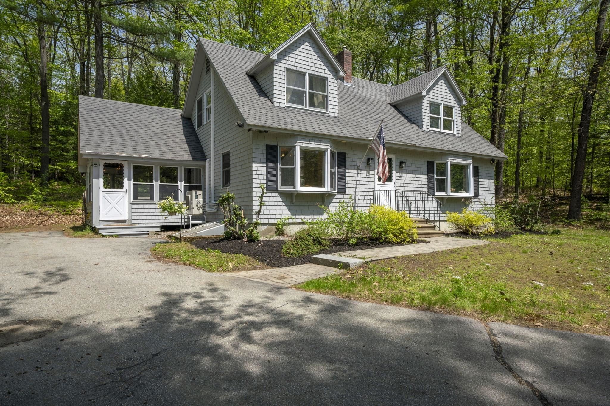 Single Family 4BR 2BA - 48 Queen Street, Boscawen, NH