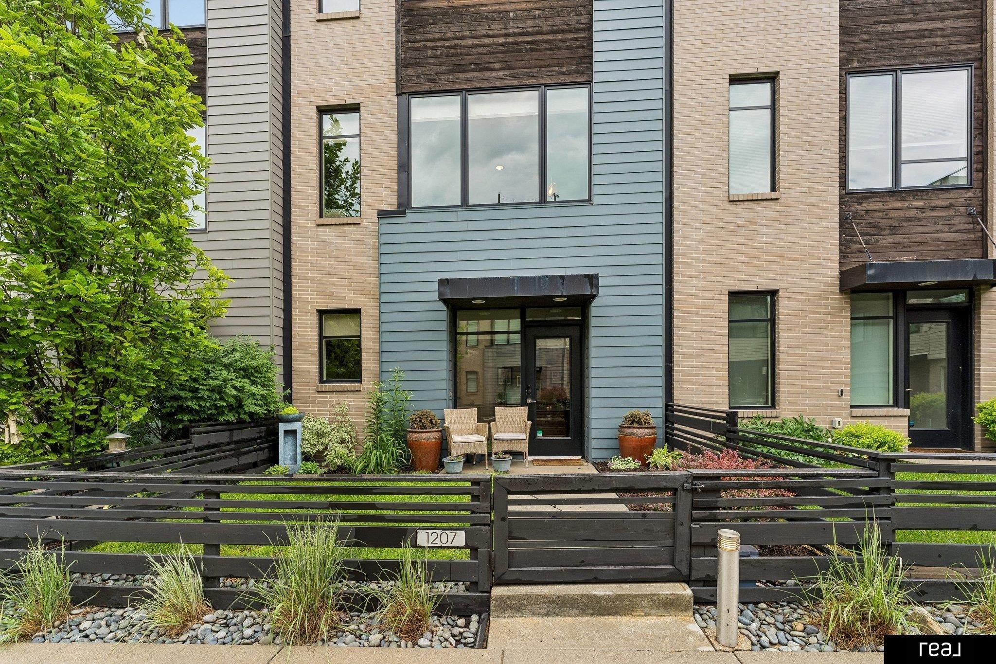 Single Family 2BR 3BA - 1207 S 10 Court, Omaha, NE