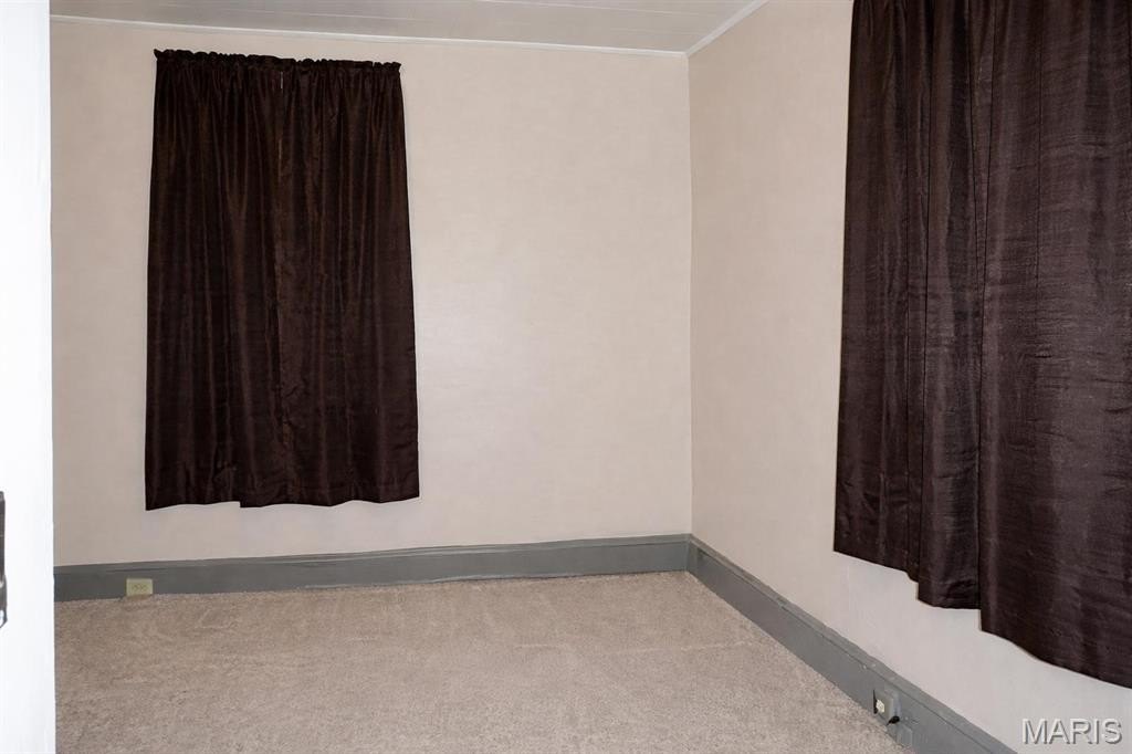 Single Family 1BR 1BA - 400 N 5th Street, Belleville, IL