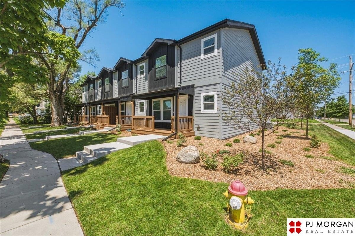 Single Family 2BR 2BA - 2506 Corby Street, Omaha, NE