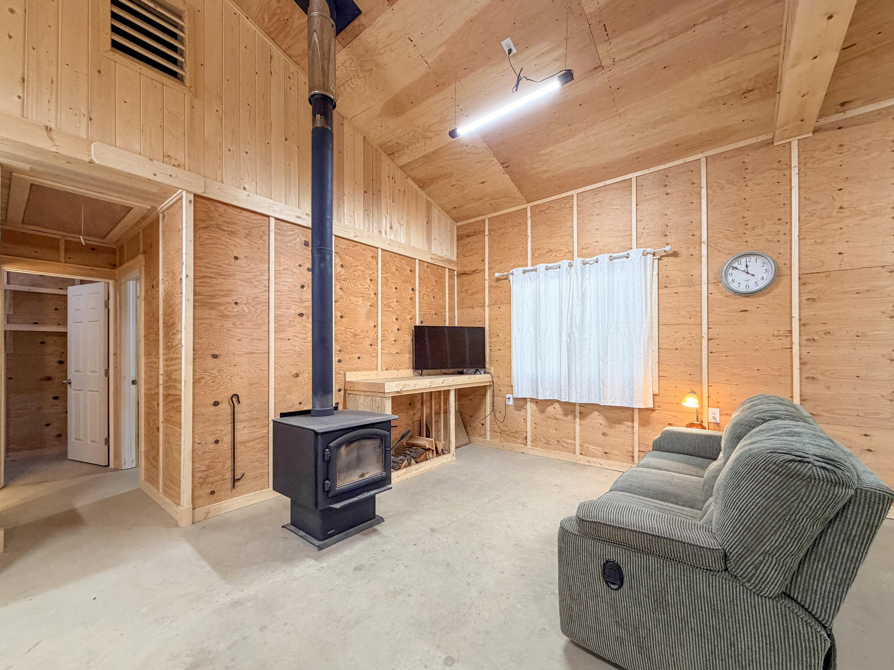 Single Family 1BR 1BA - 3402 LARKSPUR WAY, KETTLE FALLS, WA