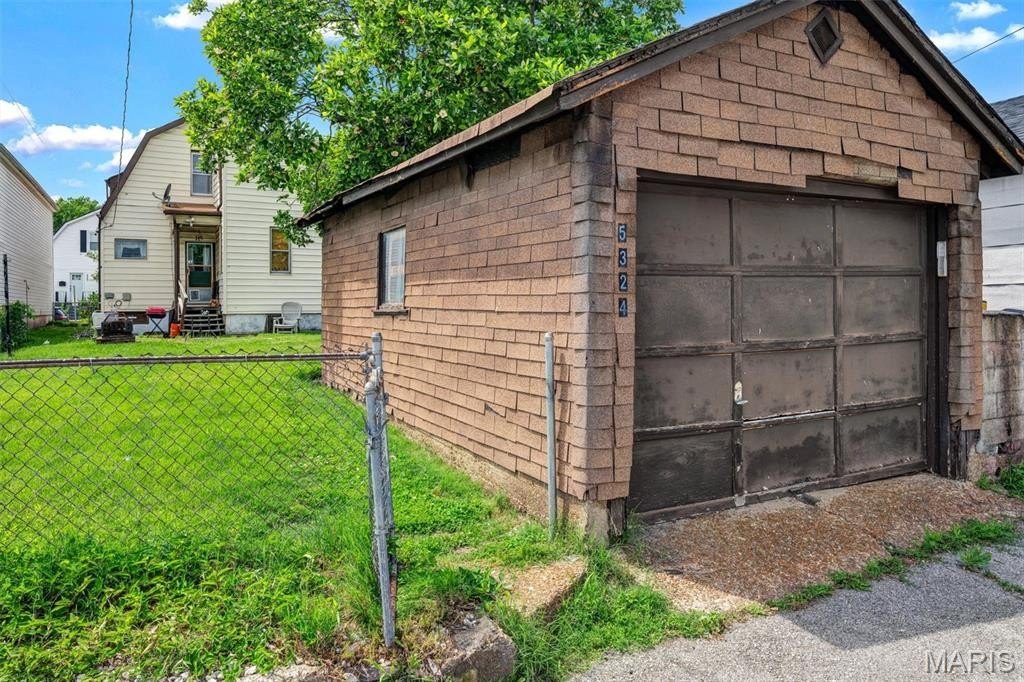 Single Family 2BR 2BA - 5324 West Avenue, St Louis, MO