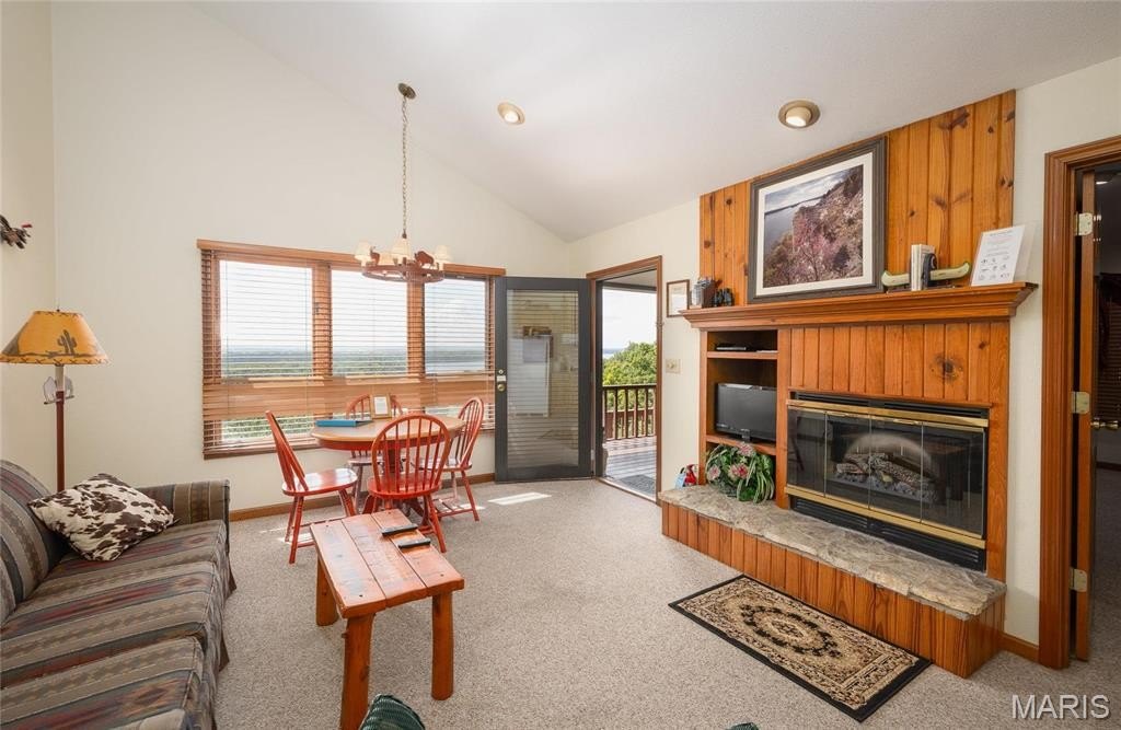 Single Family 5BR 6BA - 1 Tara Point Drive, Grafton, IL