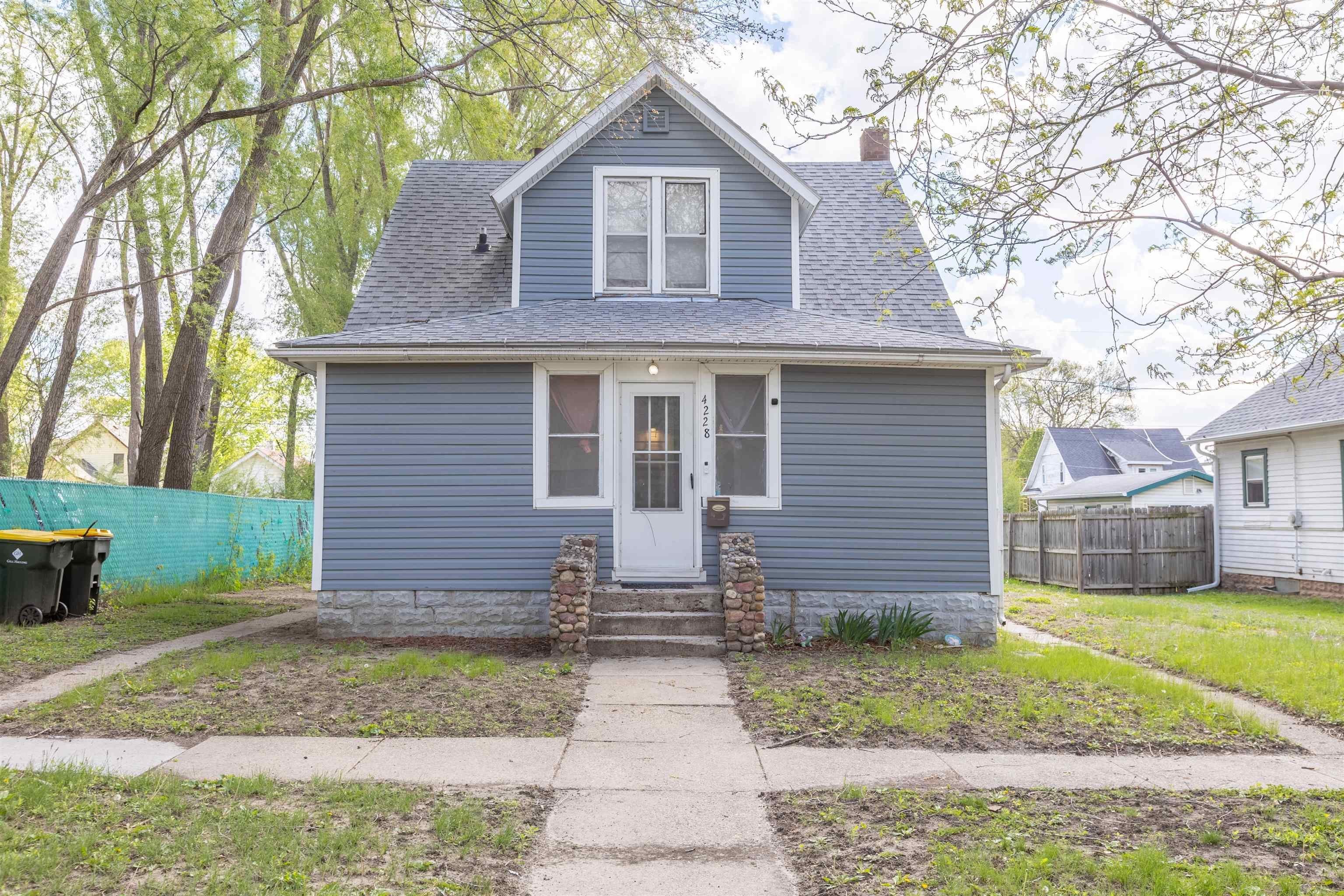 Single Family 3BR 2BA - 4228 Central St, Sioux City, IA