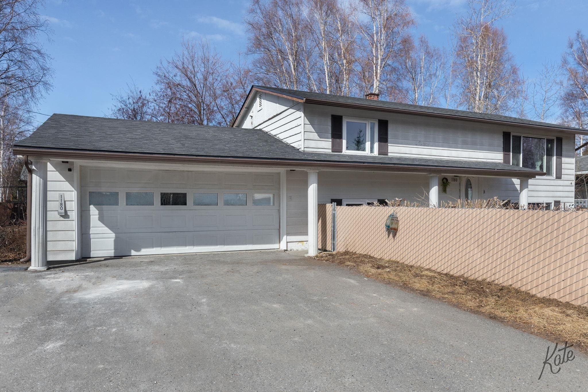 Single Family 4BR 2BA - 1180 GREGORY STREET, Fairbanks, AK