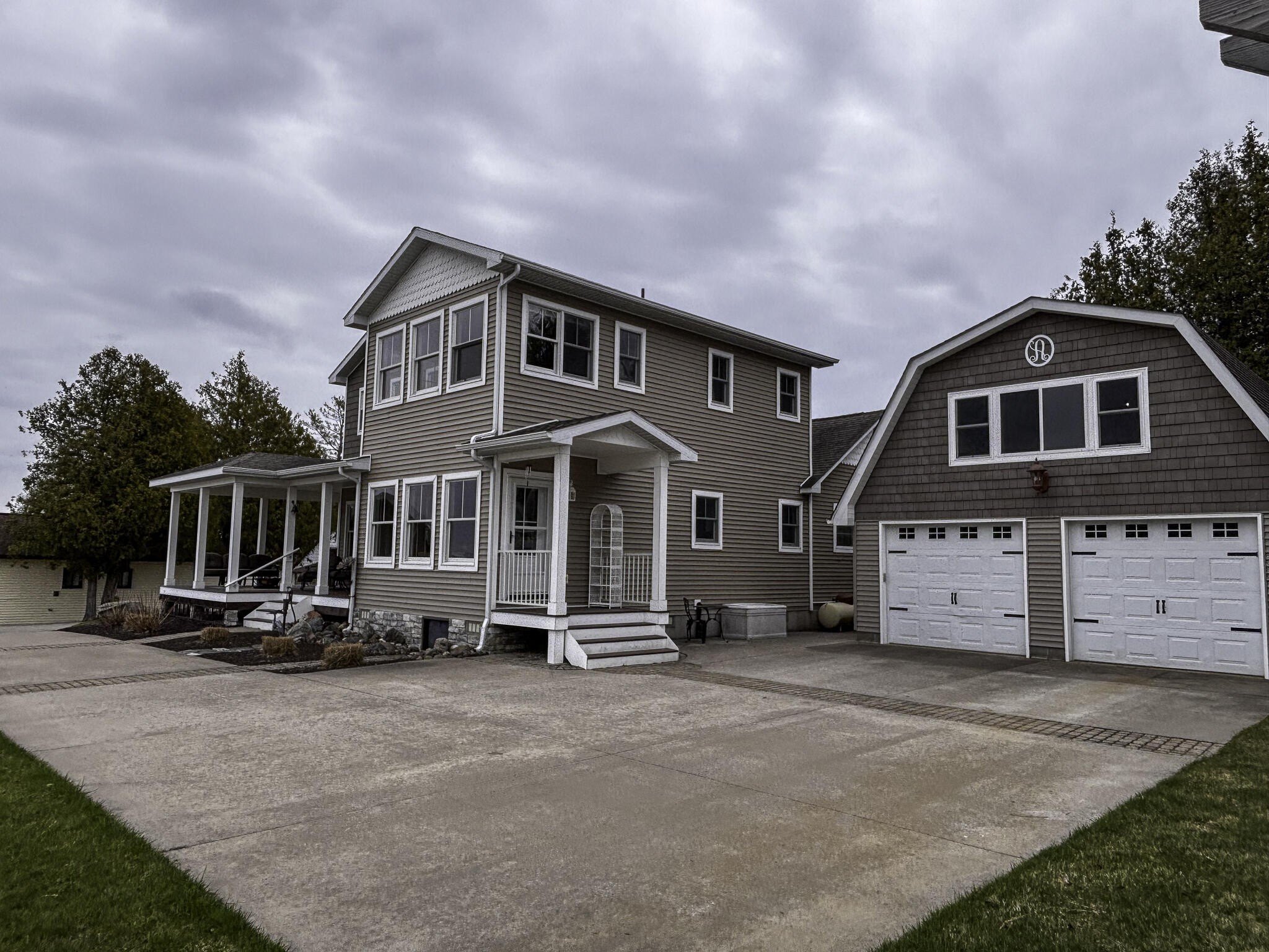 Single Family 3BR 3BA - 157 N Huron ST, De Tour Village, MI