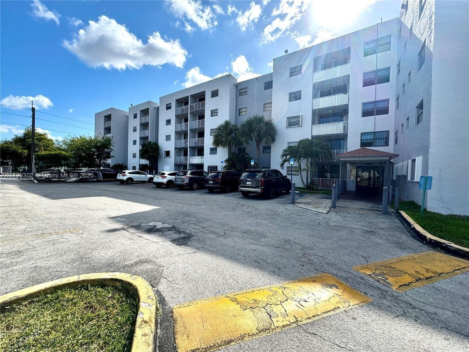 Condo 2BR 2BA - 8145 NW 7th St, Miami, FL