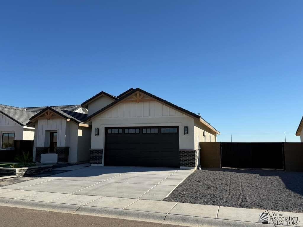 Single Family 3BR 2BA - 10811 E 46 PL, Yuma, AZ