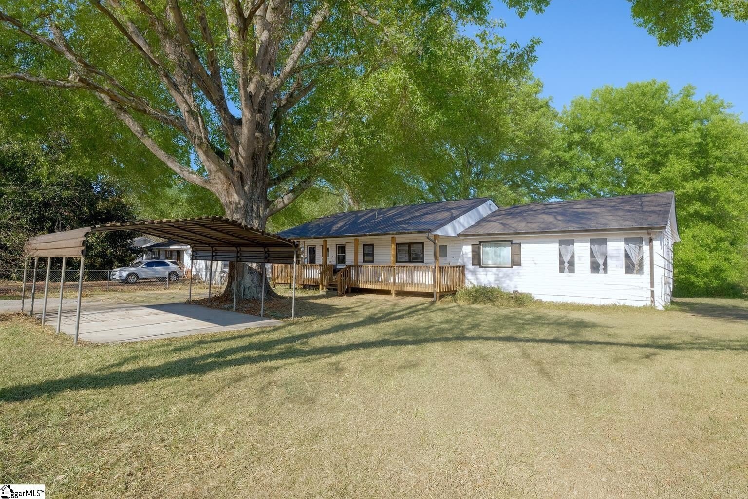 Single Family 4BR 2BA - 235 S Blackstock Road, Spartanburg, SC