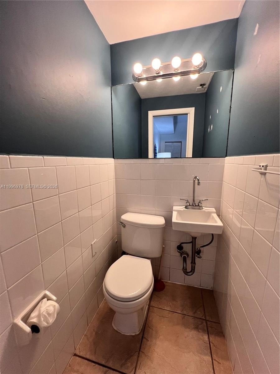 Condo 1BR 2BA - 918 Ocean Dr, Miami Beach, FL