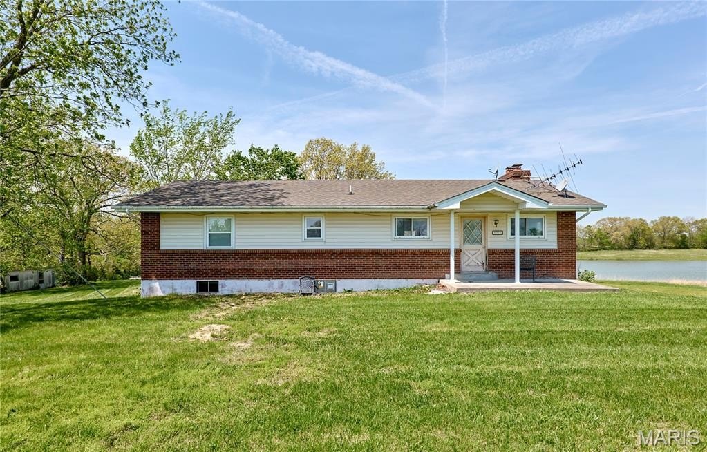 Single Family 2BR 2BA - 196 Absolut Lane, Troy, MO