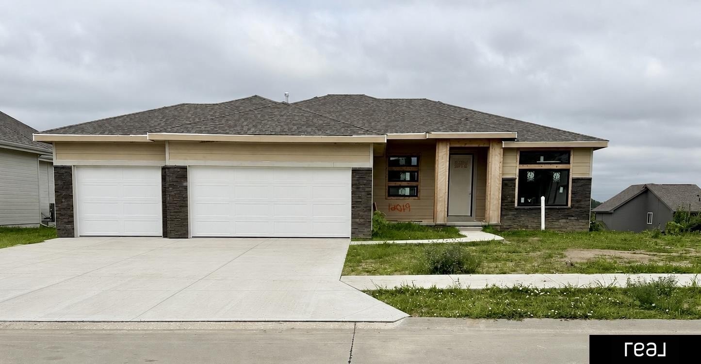 Single Family 3BR 2BA - 12019 S 44 Street, Bellevue, NE