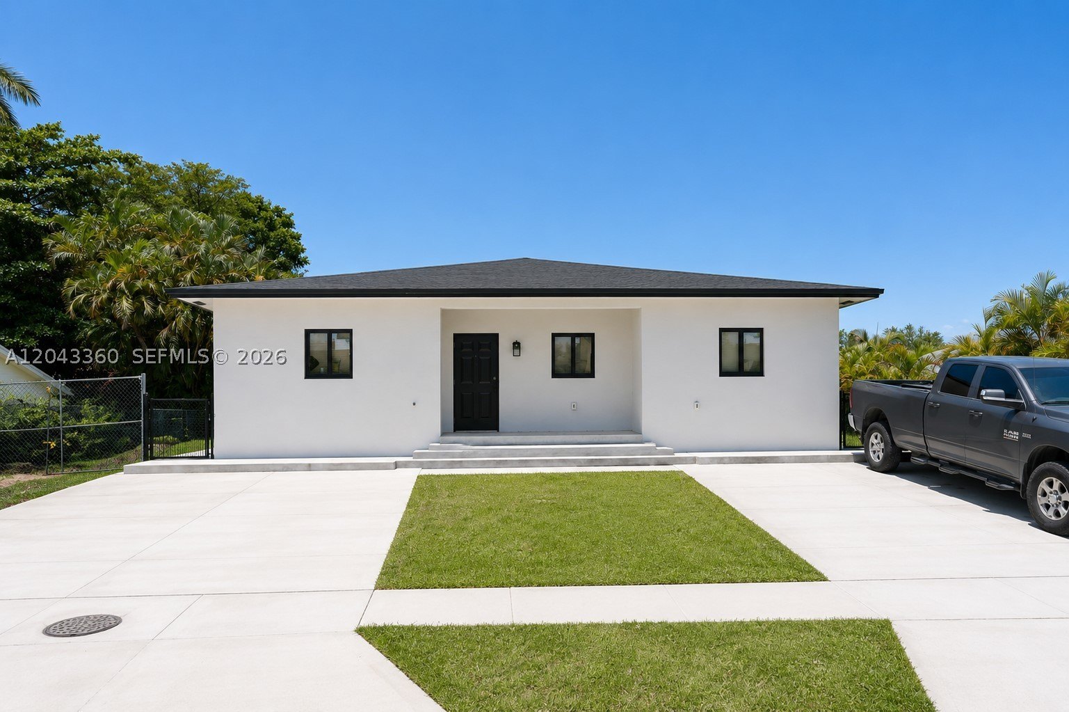 Single Family 6BR 4BA - 13720 NE 2nd Court, North Miami, FL