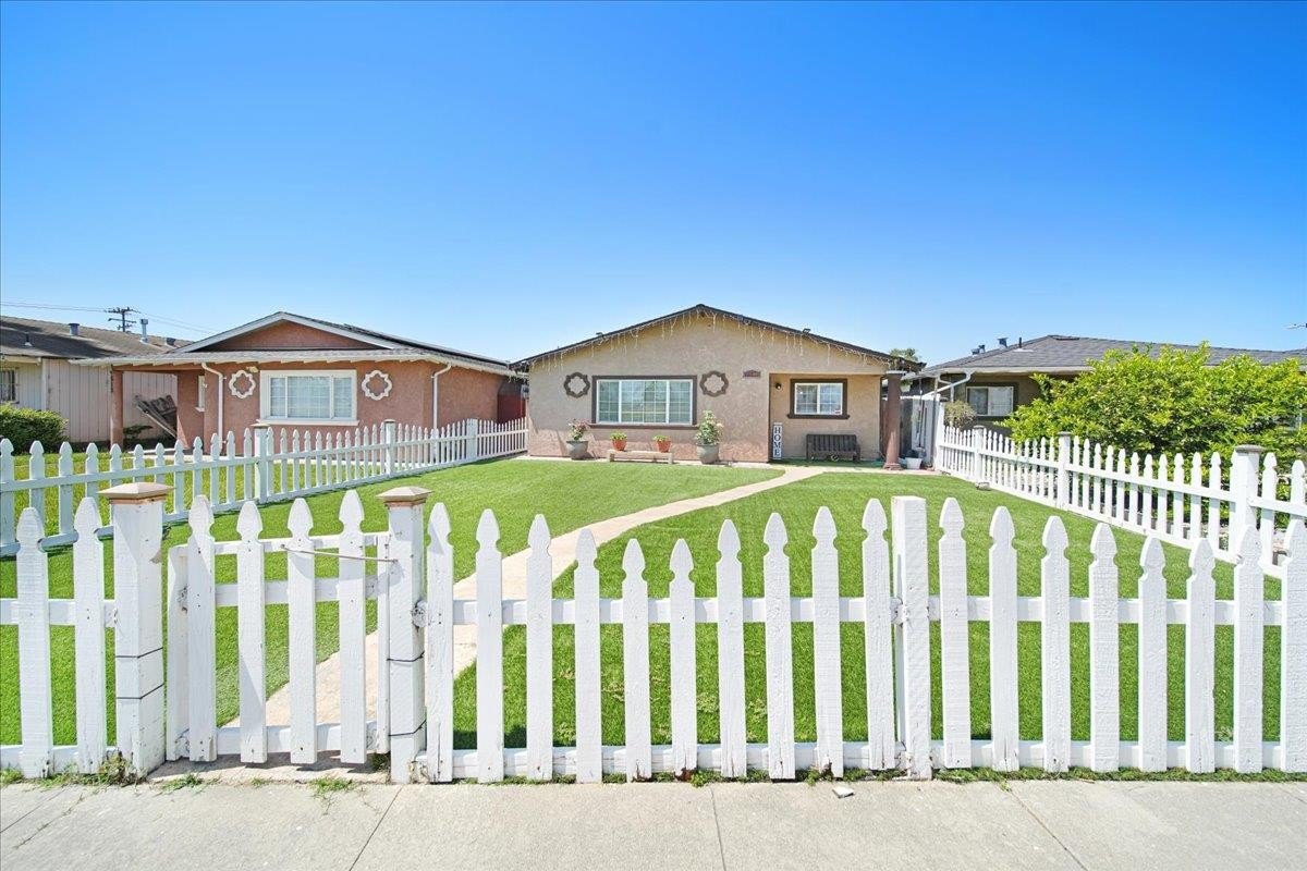 Single Family 3BR 2BA - 517 Bridge, WATSONVILLE, CA