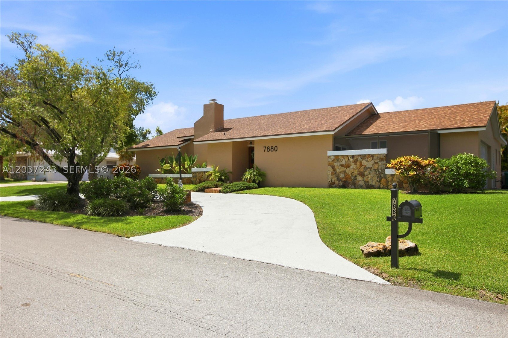 Single Family 4BR 3BA - 7880 SW 180th Ter, Palmetto Bay, FL