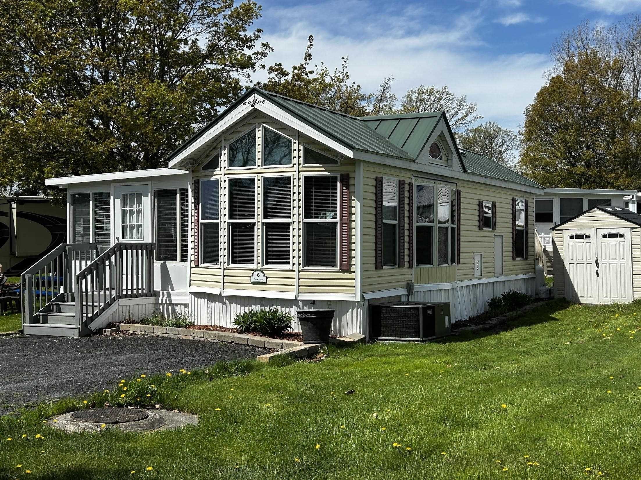 Manufactured Housing 1BR 1BA - 6 Eagle Lane, South Hero, VT