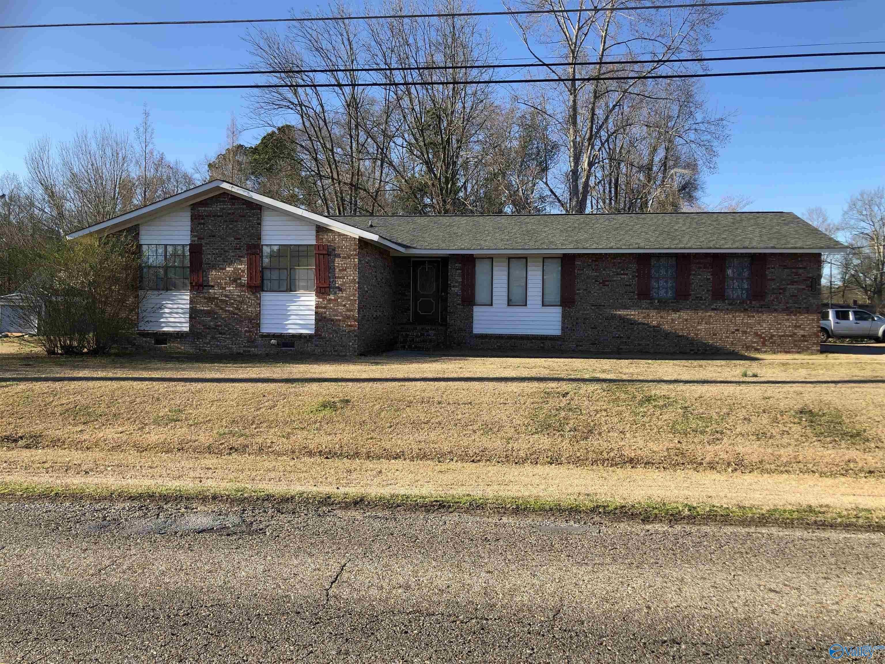 Single Family 3BR 2BA - 2126 Cedar Bend Road, Southside, AL