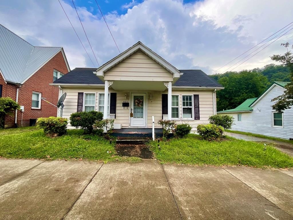 Single Family 2BR 1BA - 471 Hambley, Pikeville, KY