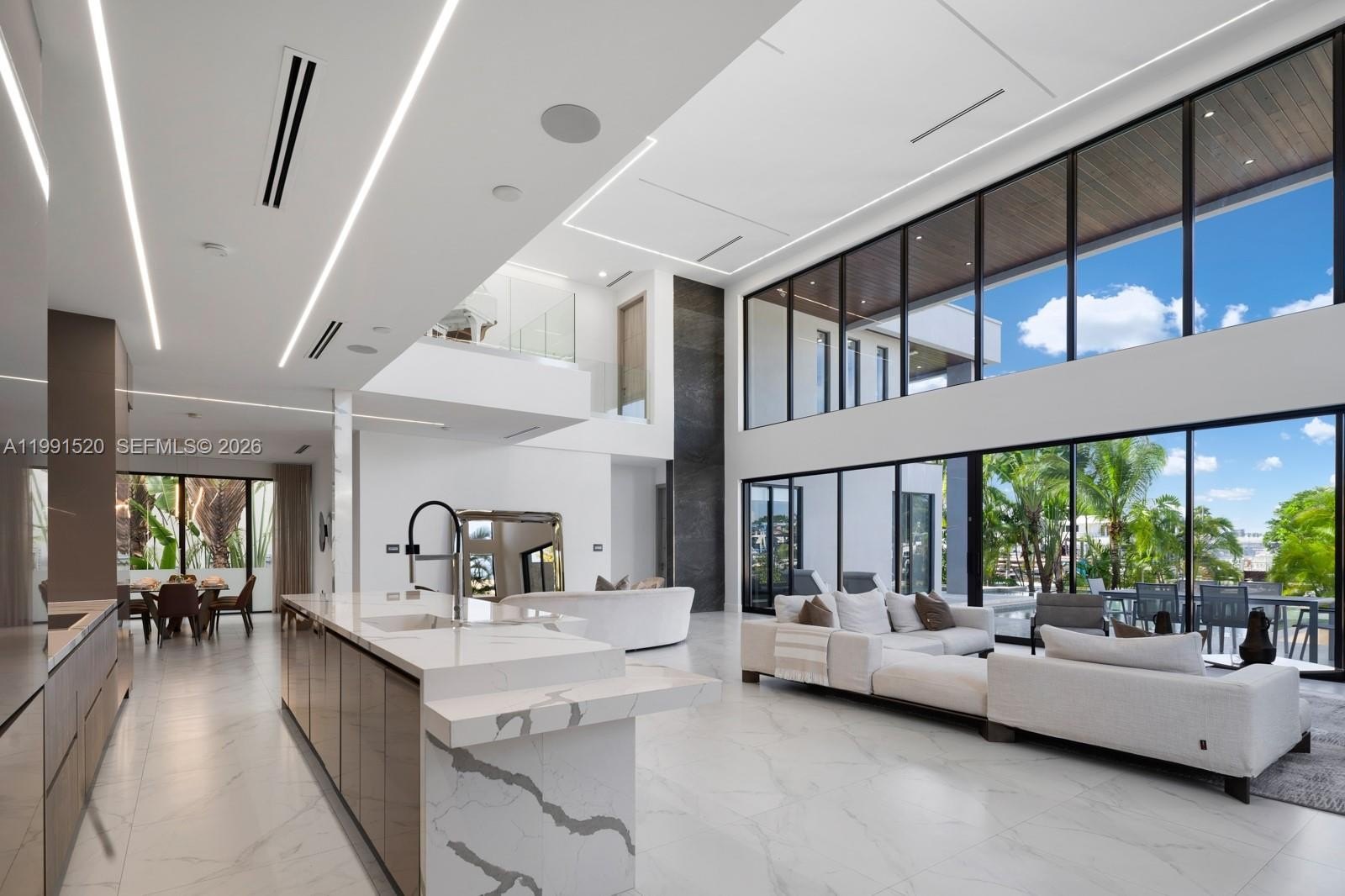 Single Family 6BR 7BA - 775 NE 77th Ter, Miami, FL