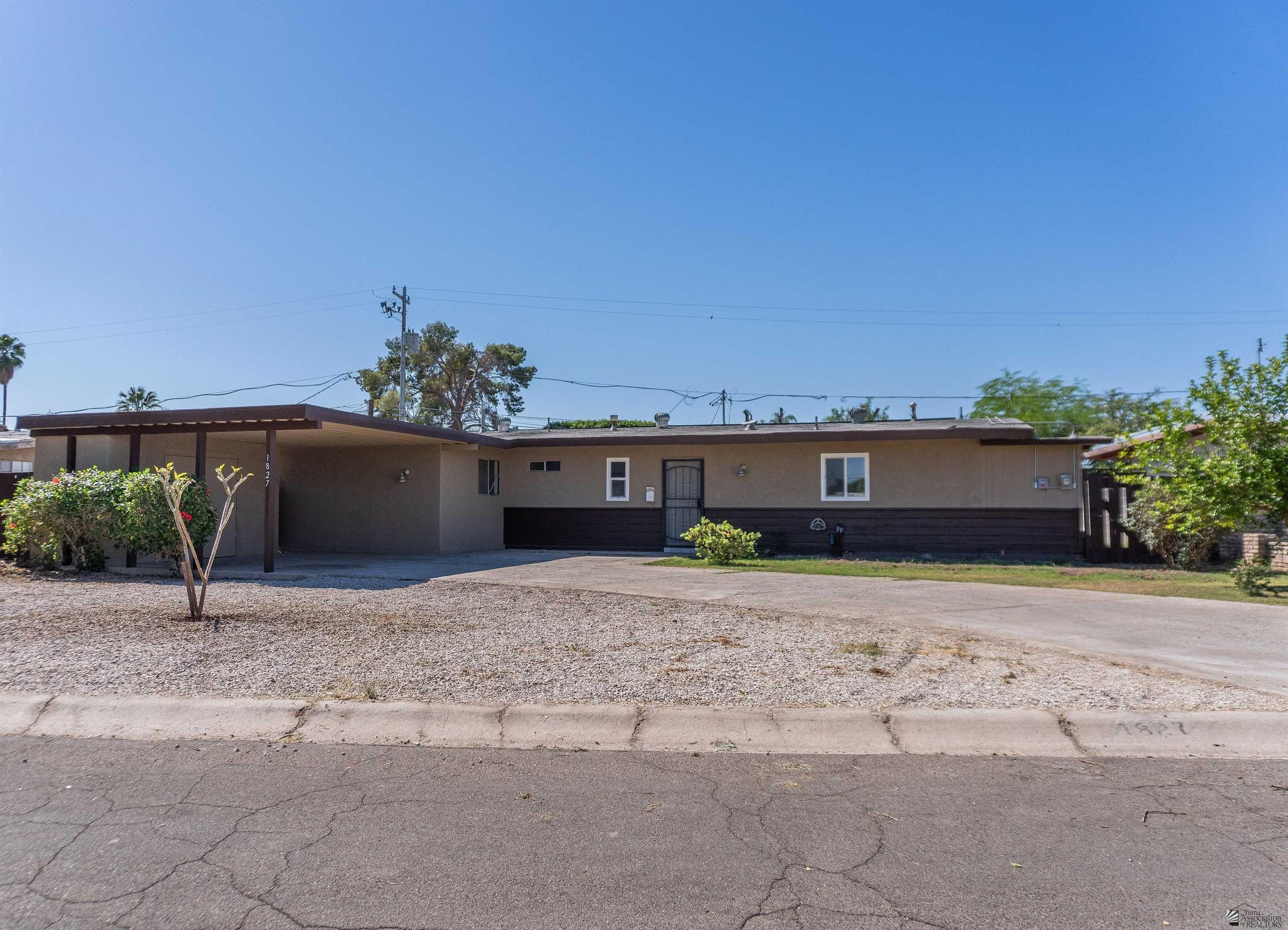 1827 W 18 St