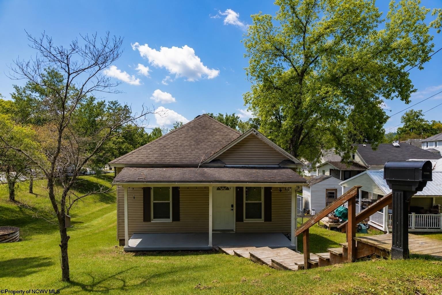 Single Family 2BR 1BA - 188 Parkway Drive, Clarksburg, WV