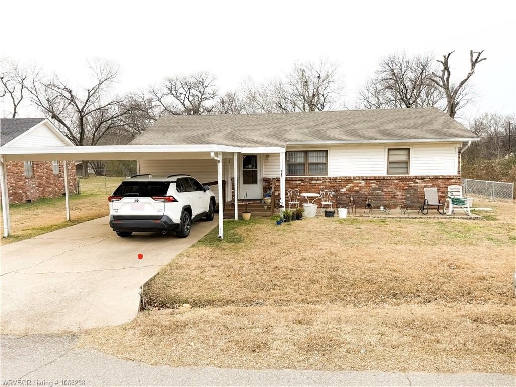 Single Family 2BR 1BA - 116 Roland Estates LN, Roland, OK