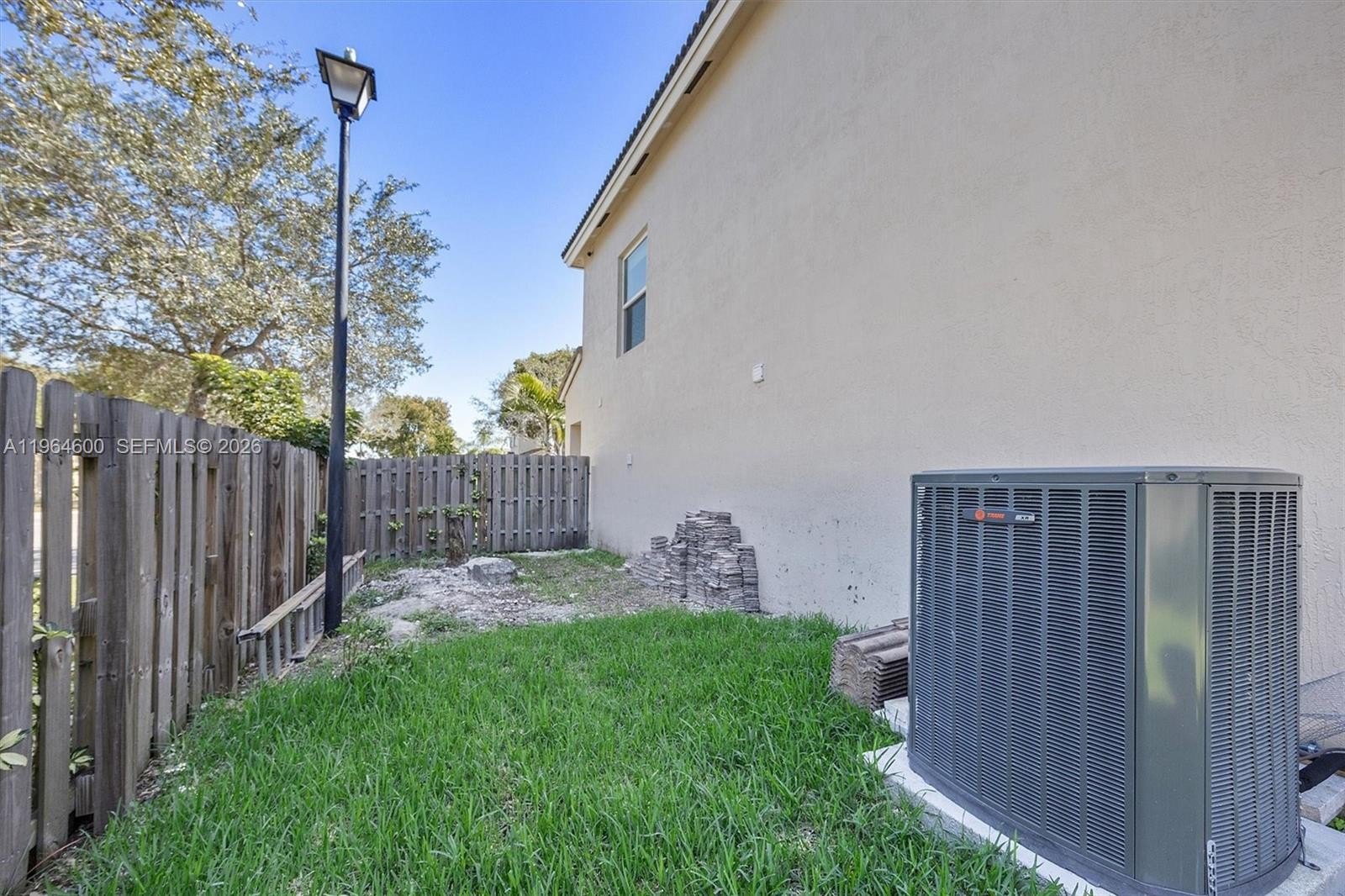 Single Family 3BR 2BA - 1602 SE 20th Rd, Homestead, FL