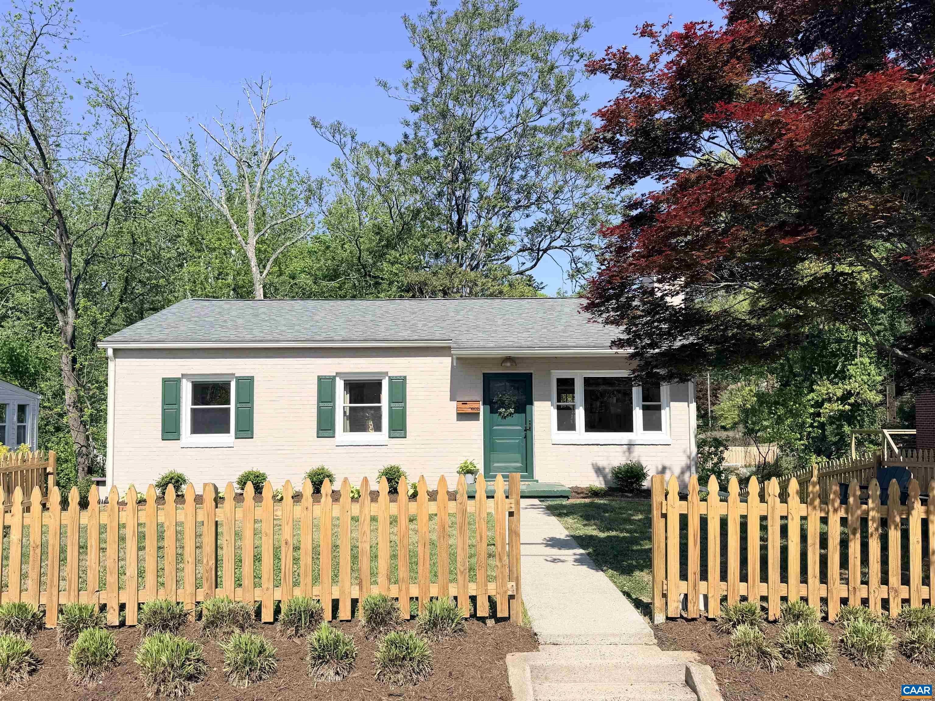 Single Family 4BR 2BA - 1007 HOLMES AVE, CHARLOTTESVILLE, VA