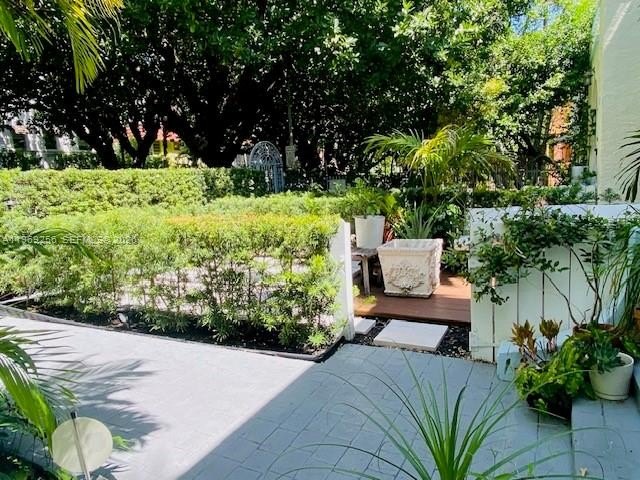 Condo 1BR 1BA - 719 Meridian Ave, Miami Beach, FL