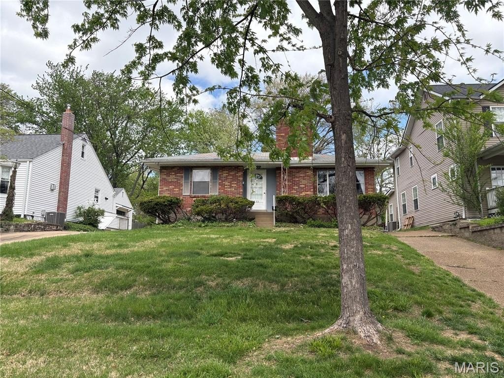 Single Family 2BR 1BA - 1053 Chelsea Avenue, Glendale, MO